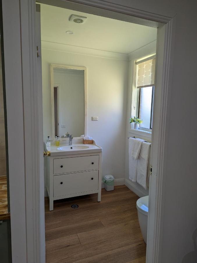 Twodogfolly At Creeklands * Armidale